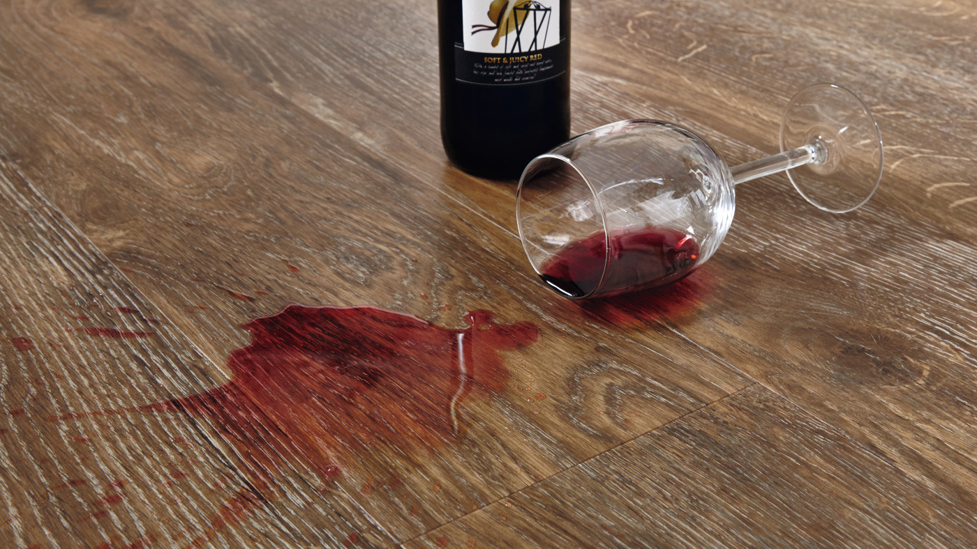 Red wine spilt on Hessian Oak VGW93T