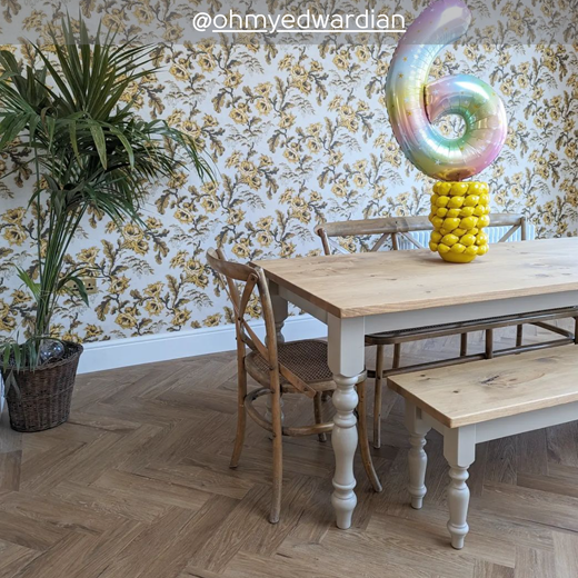 Karndean Designflooring Croftmore Oak wood flooring in a dining room