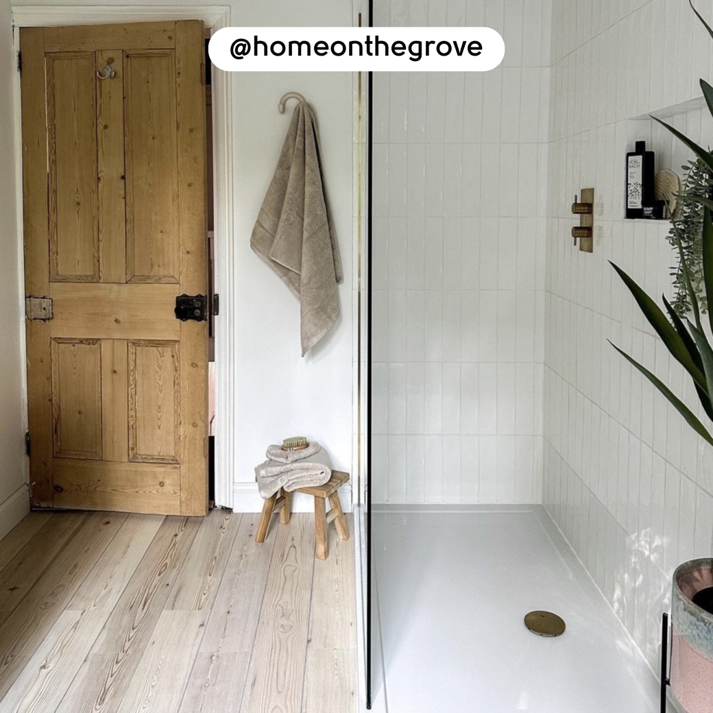 Natural Scandi Pine KP133 floors in @homeonthegrove's bathroom